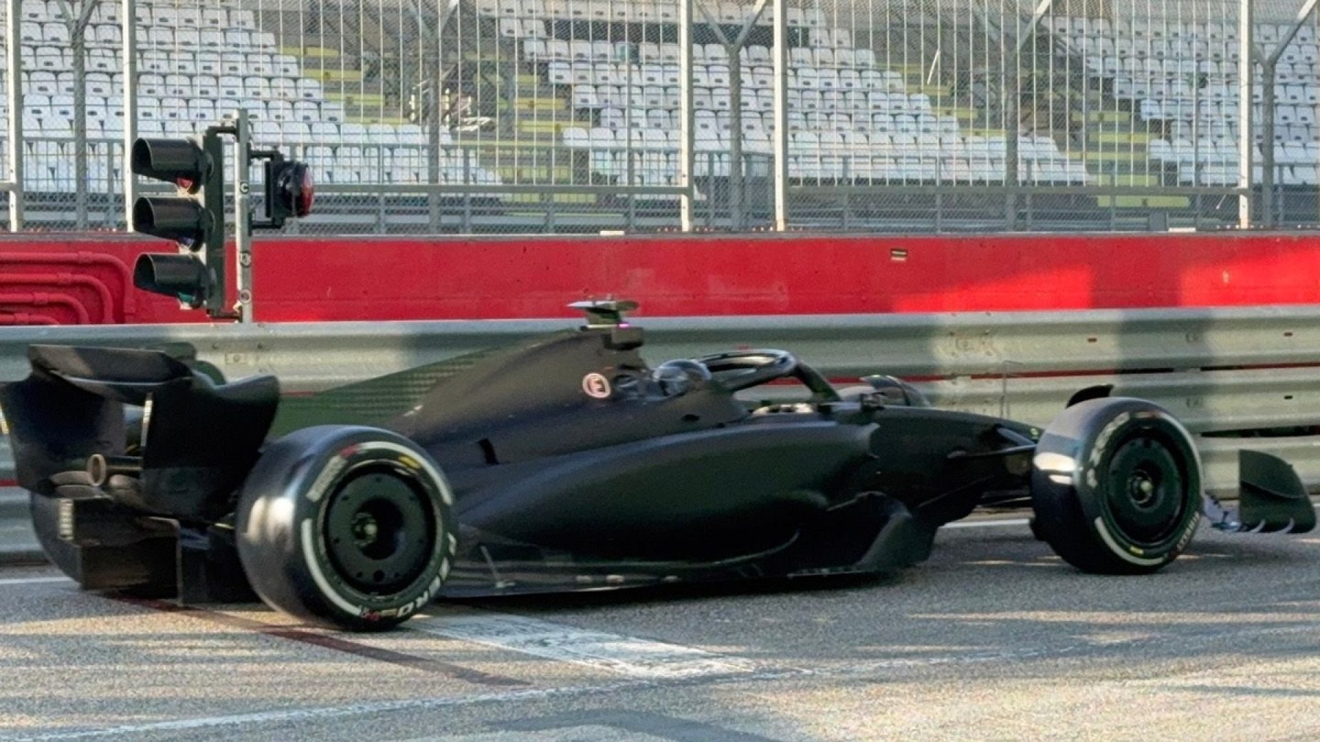 Confira as primeiras imagens de Pérez testando carro da Ferrari pela Cadillac em Ímola