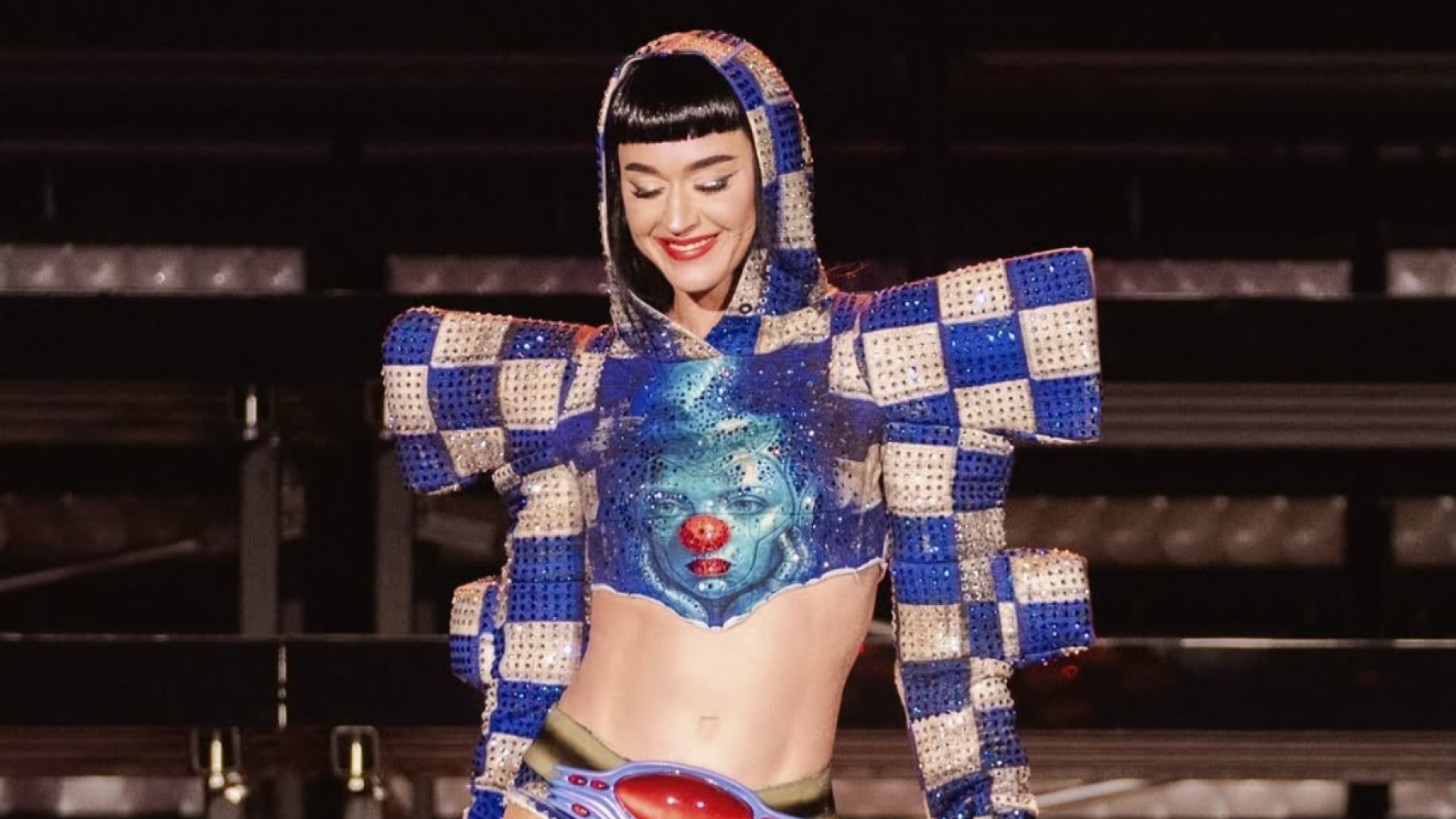 Katy Perry anuncia filme da turnê e desabafa: “Disseram que eu não podia”