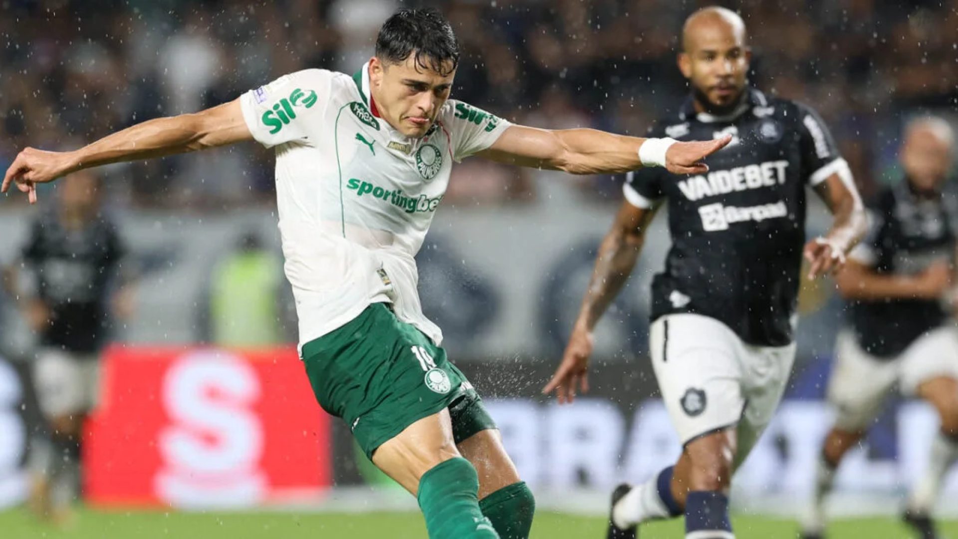 Palmeiras não aproveita expulsão do Remo e empata em jogo atrasado pela chuva