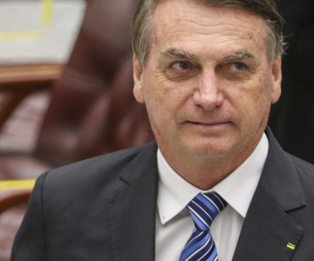 Exército entrega armas de Bolsonaro à PF e informa falta de duas