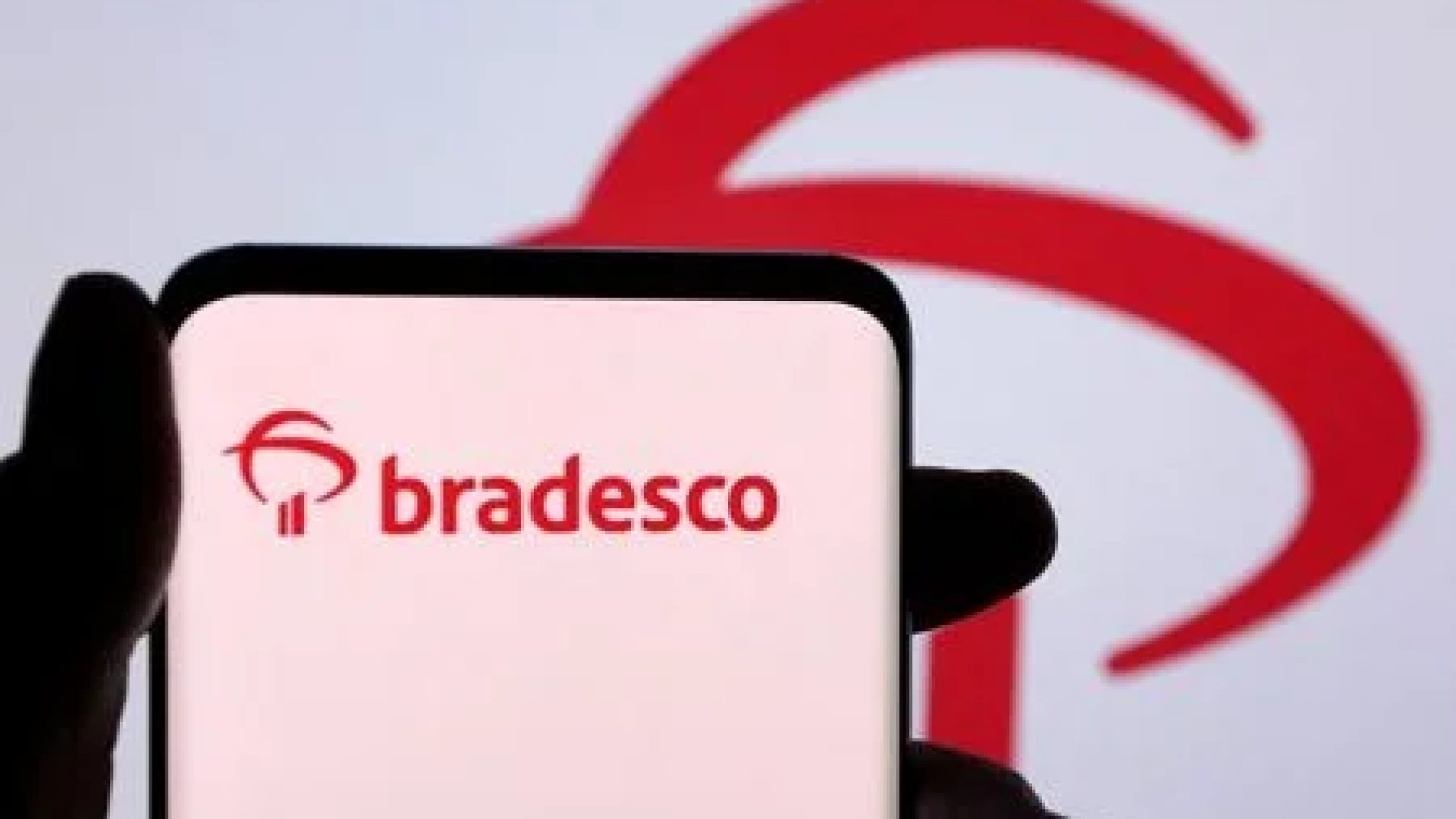 Logo do Bradesco em smartphone