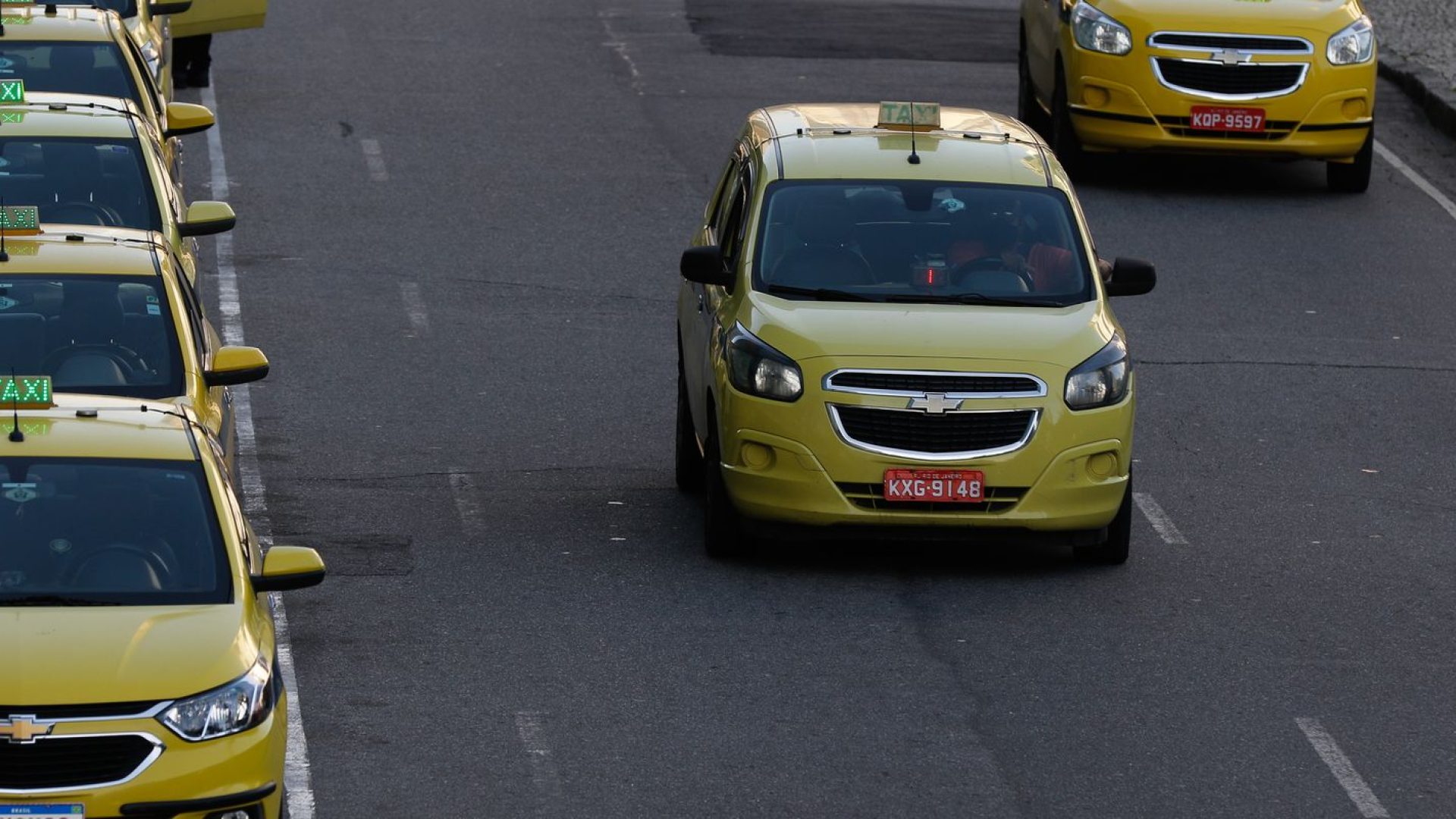 CMN regulamenta nova linha para motoristas de aplicativos e taxistas
