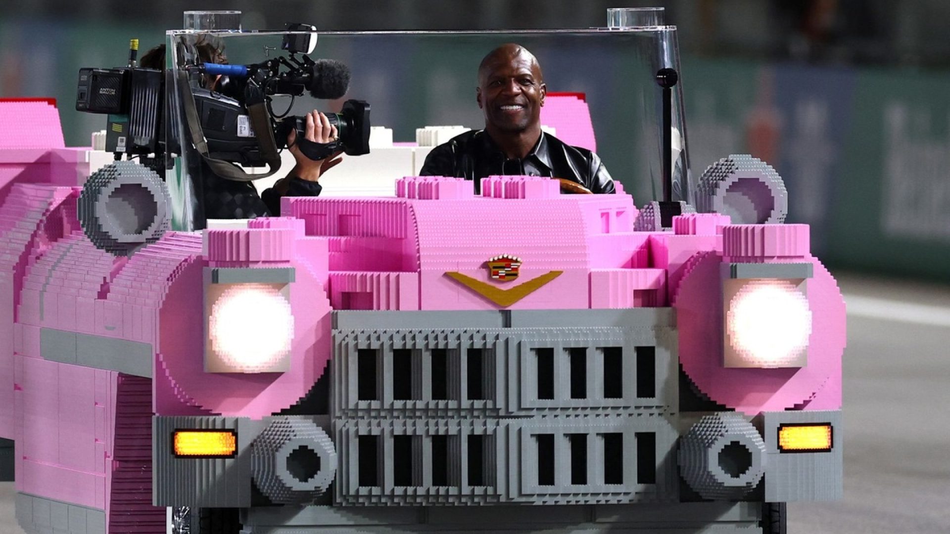 Terry Crews recria momento do filme "As Branquelas" na F1;confira