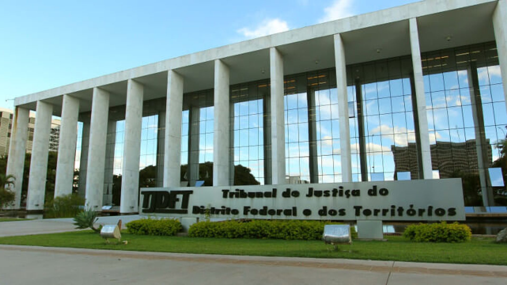 Justiça mantém indenização de R$ 3 mil a consumidora por erro em entrega de comida