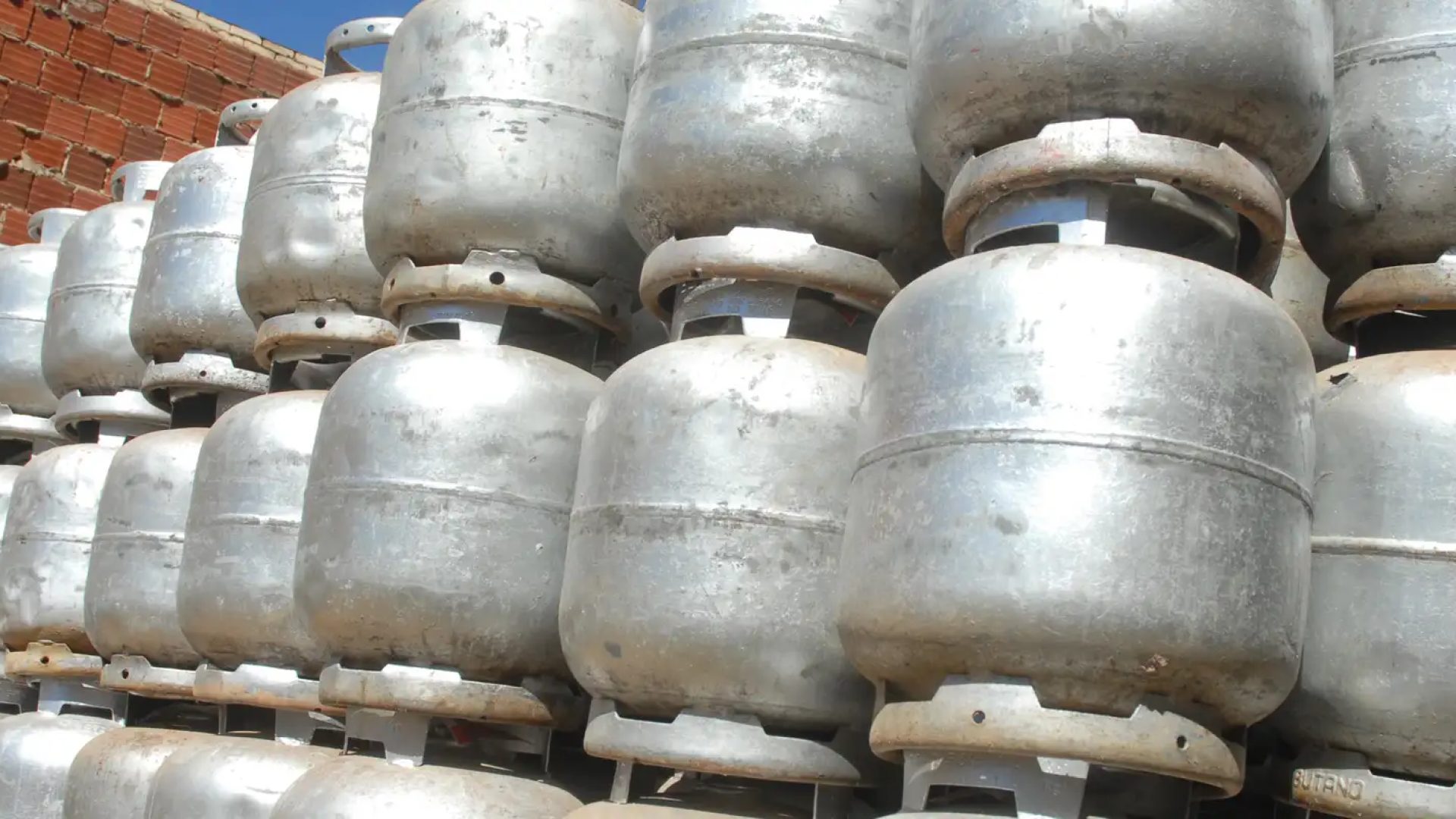 Beneficiários com NIS final 6 recebem Auxílio Gás