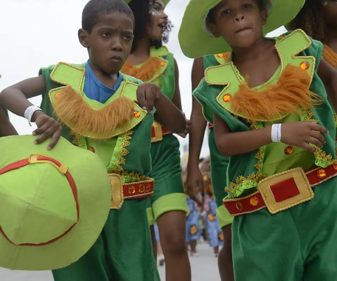 Escolas de samba mirins desfilam nesta sexta na Marquês de Sapucaí