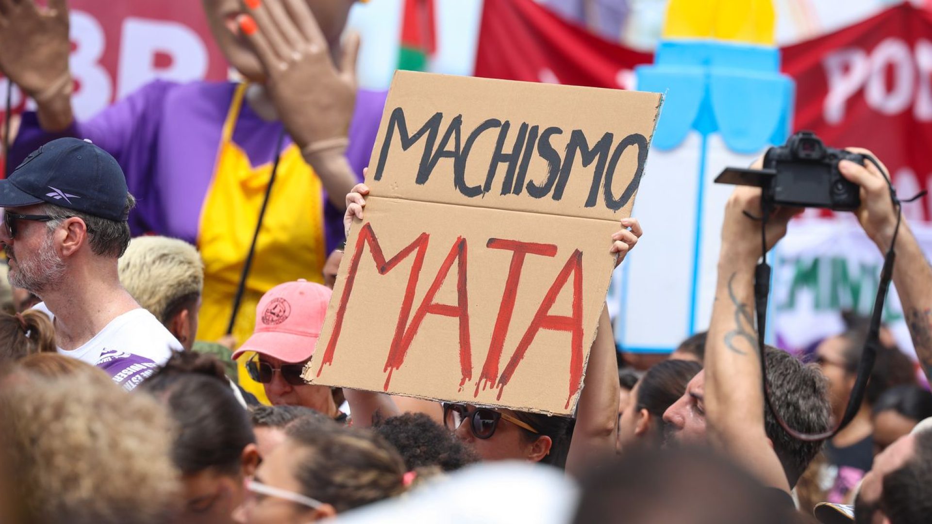 Entenda o que são “redpill” e outros termos de ódio contra mulheres