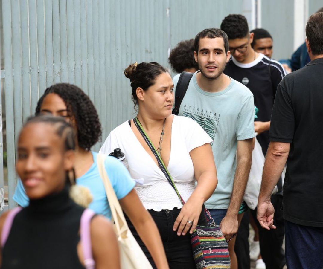 Enem 2025: cerca de 70% dos inscritos fizeram segunda dia de provas