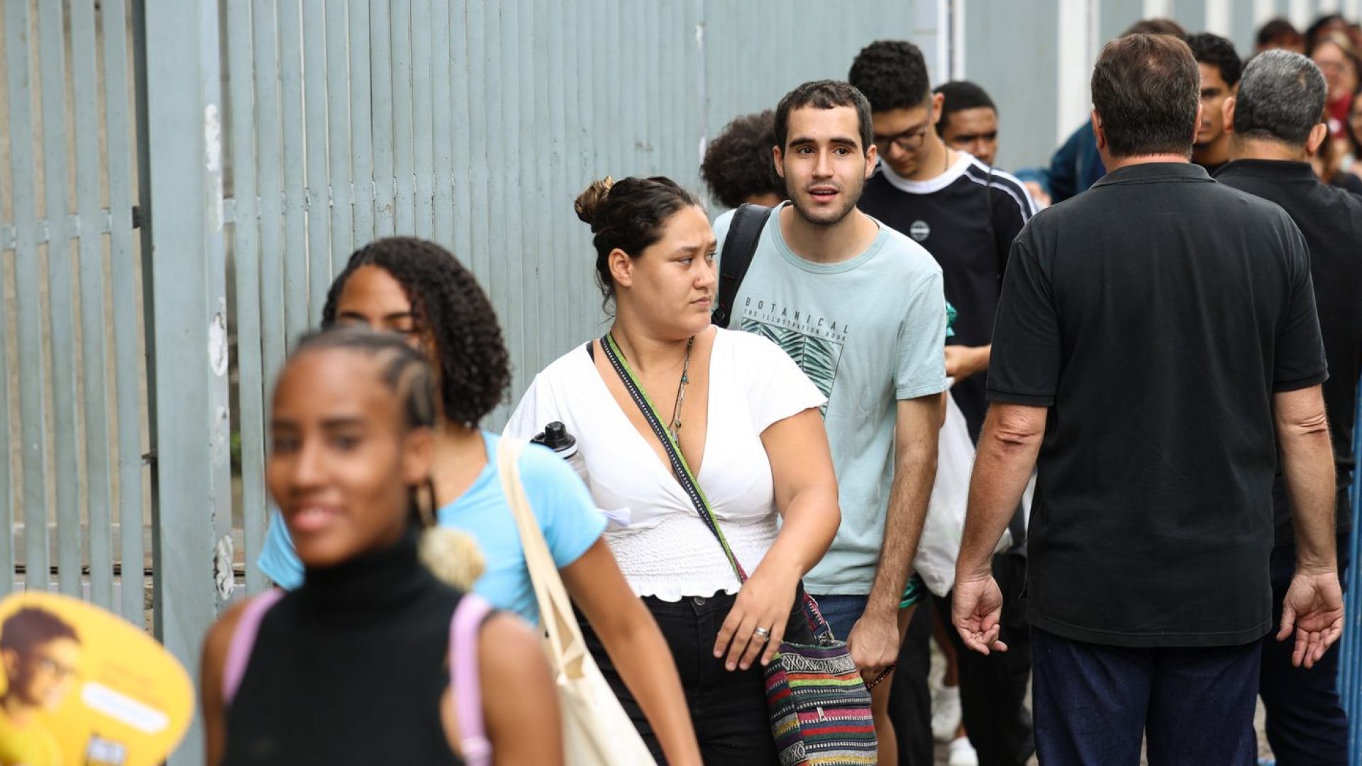 Enem 2025: cerca de 70% dos inscritos fizeram segunda dia de provas