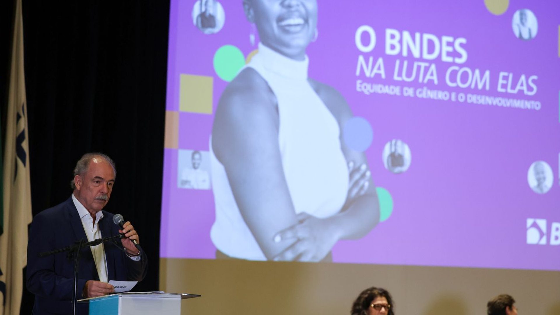 BNDES reduz taxa de juros em empréstimos para mulheres de cooperativas