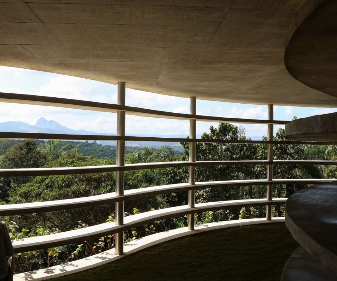 Inhotim celebra 20 anos com inauguração de três novas obras