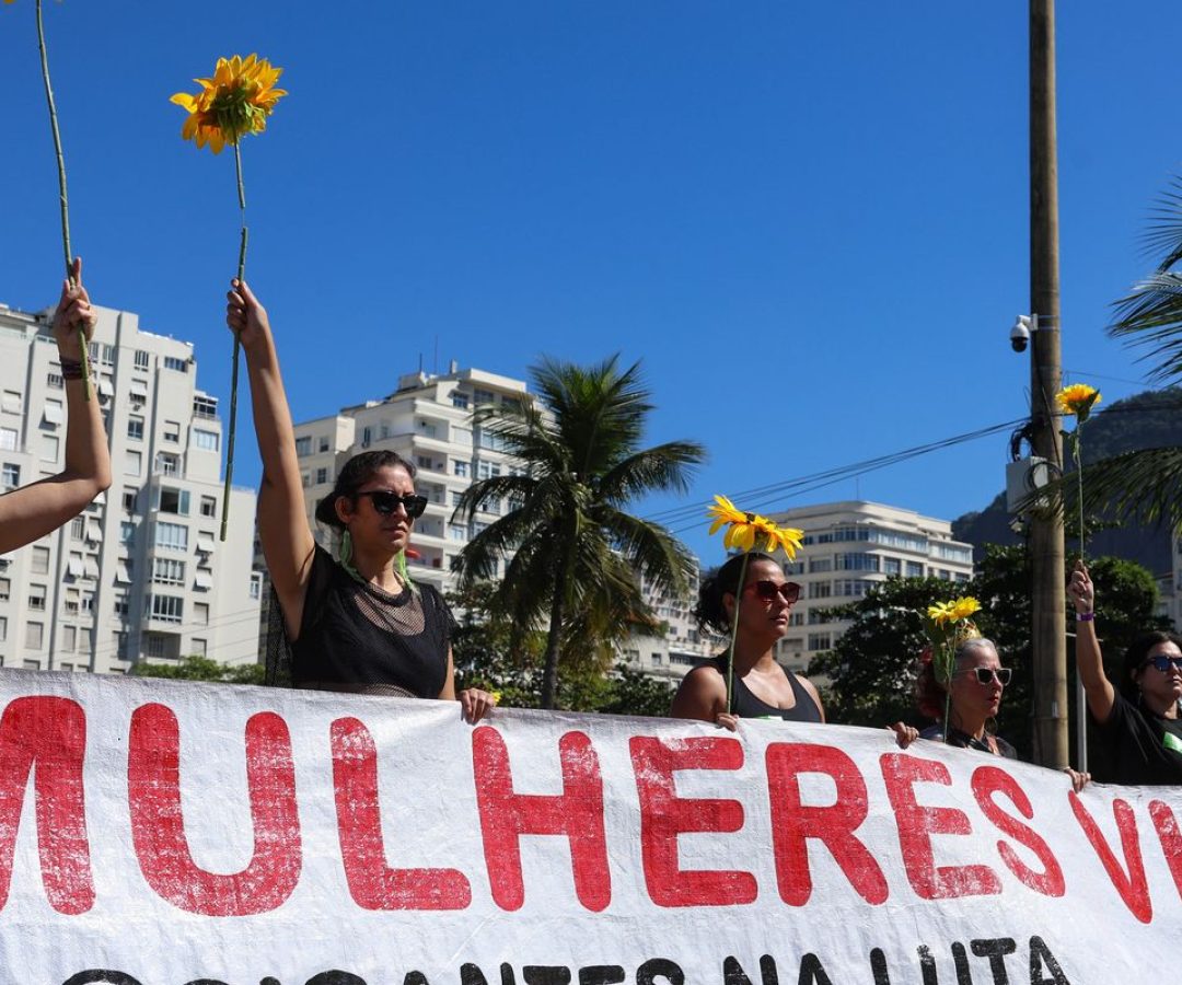 Mulheres vão às ruas pela votação do PL da Misoginia