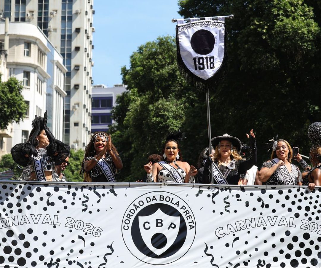 Cordão do Bola Preta celebra tradição de 107 carnavais no Rio