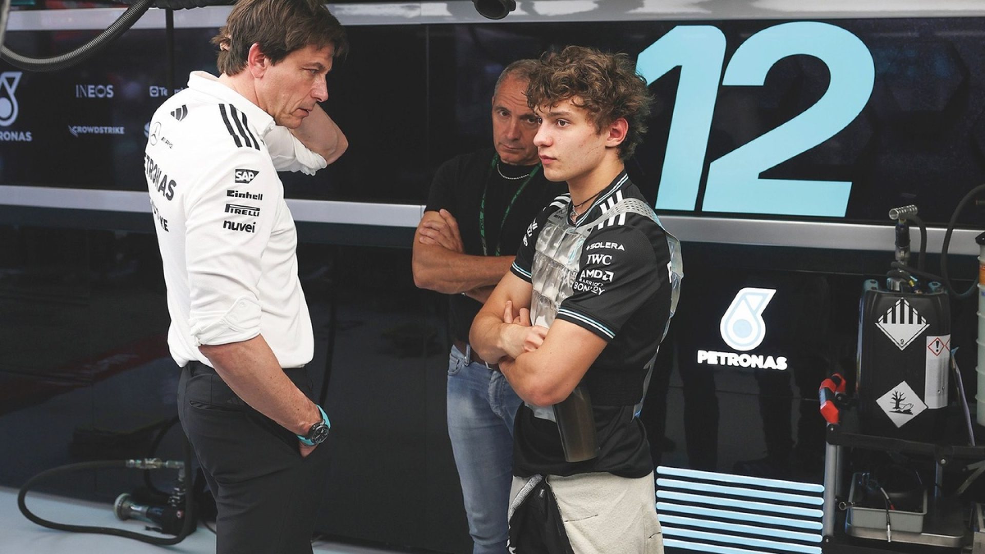 Wolff detona Marko por comentário “estúpido” sobre Antonelli