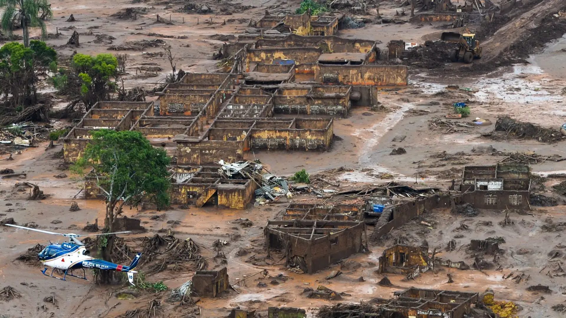 Hoje é Dia: tragédia de Mariana, favelas e radialistas em destaque