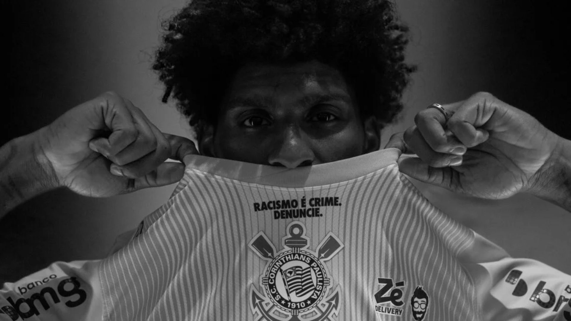 Corinthians estampará mensagem antirracista no uniforme em duelo contra o Cruzeiro