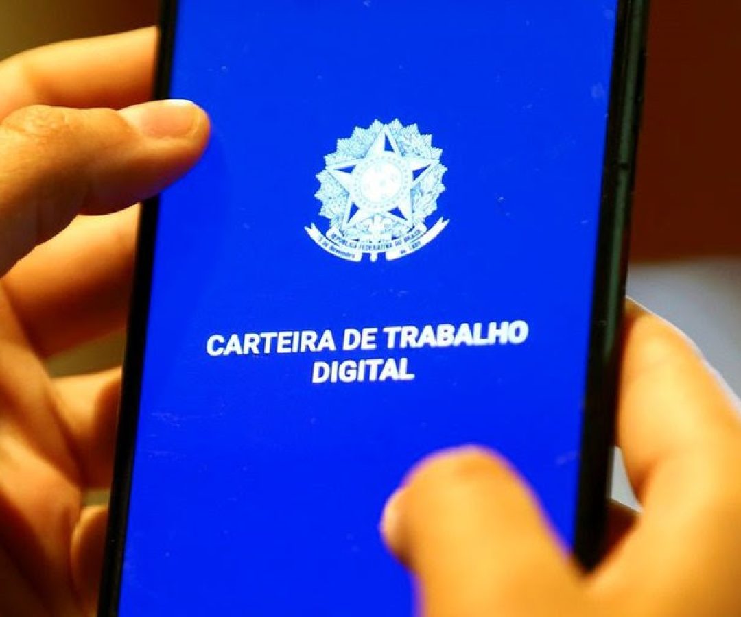 Mais de mil vagas de emprego estão abertas nas agências do trabalhador nesta terça-feira (18)