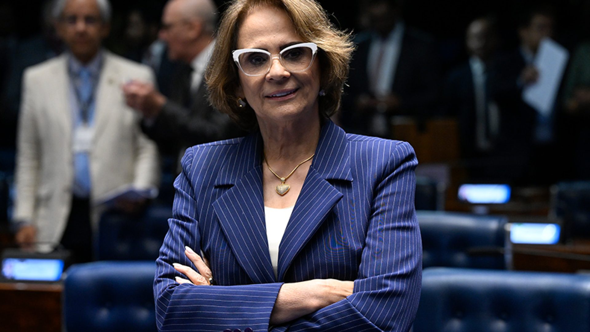 Em destaque, à bancada, senadora Damares Alves (Republicanos-DF).
