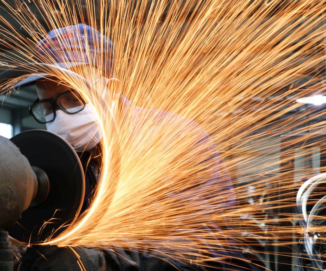 Pouco mais da metade das indústrias planeja investir em 2026