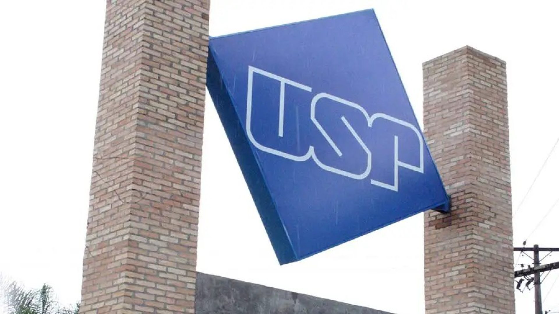 Fuvest abre pedidos de isenção e redução da taxa do vestibular 2027; veja regras
