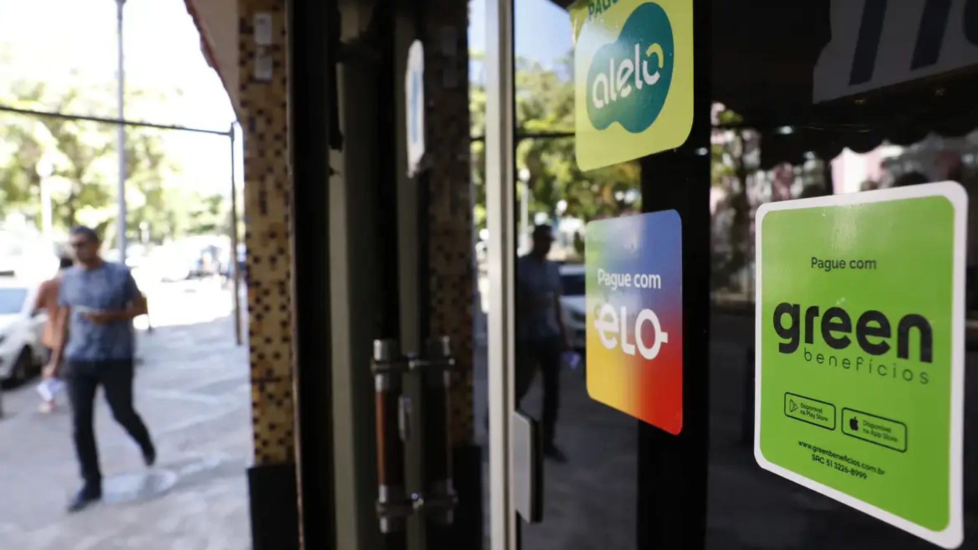 Modernização do vale-alimentação amplia direitos de trabalhadores e promete aliviar custos do comércio no DF