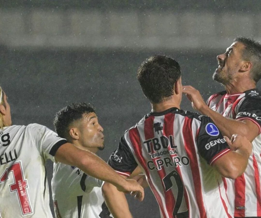 Sem titulares, Vasco empata na abertura da Copa Sul-Americana
