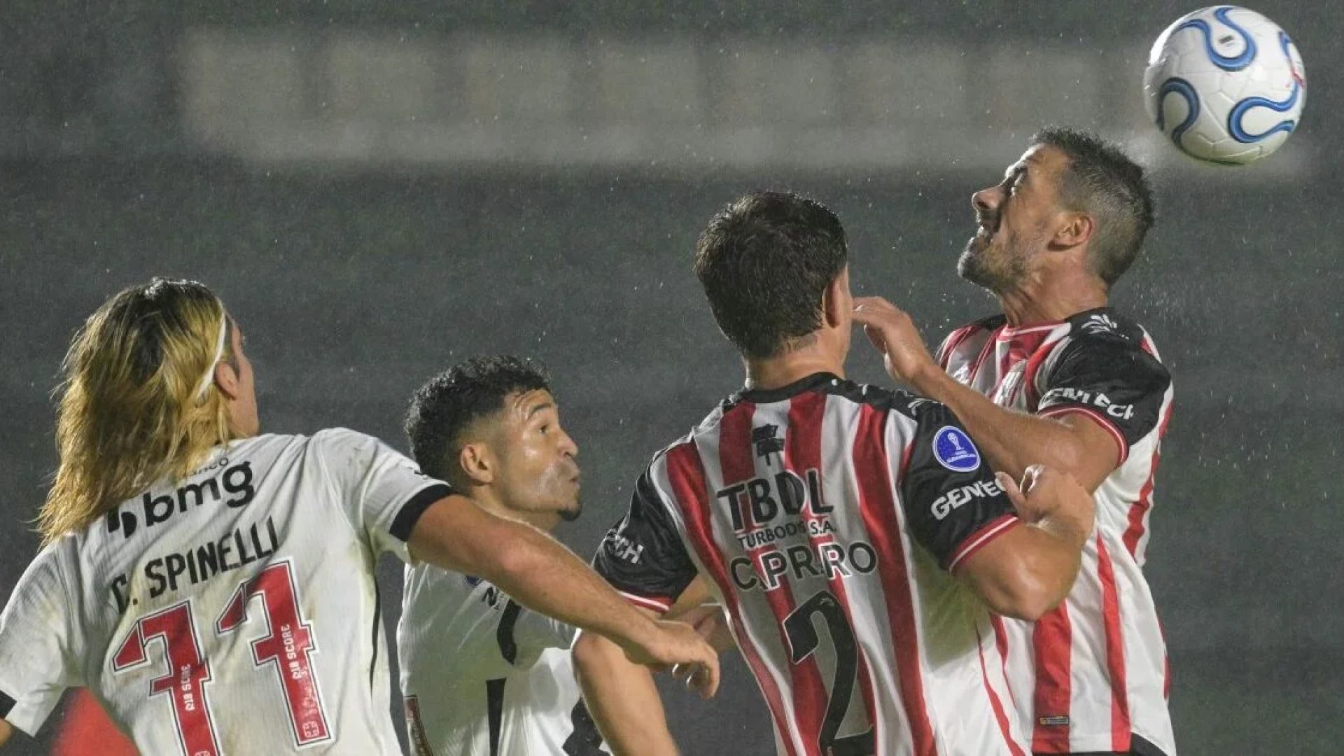Sem titulares, Vasco empata na abertura da Copa Sul-Americana