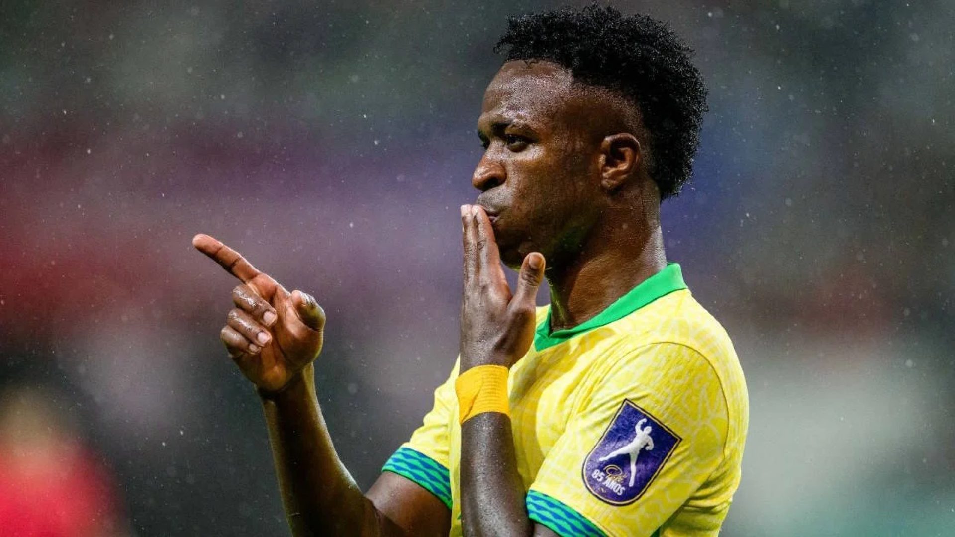 Vini Jr. em jogo da seleção brasileira