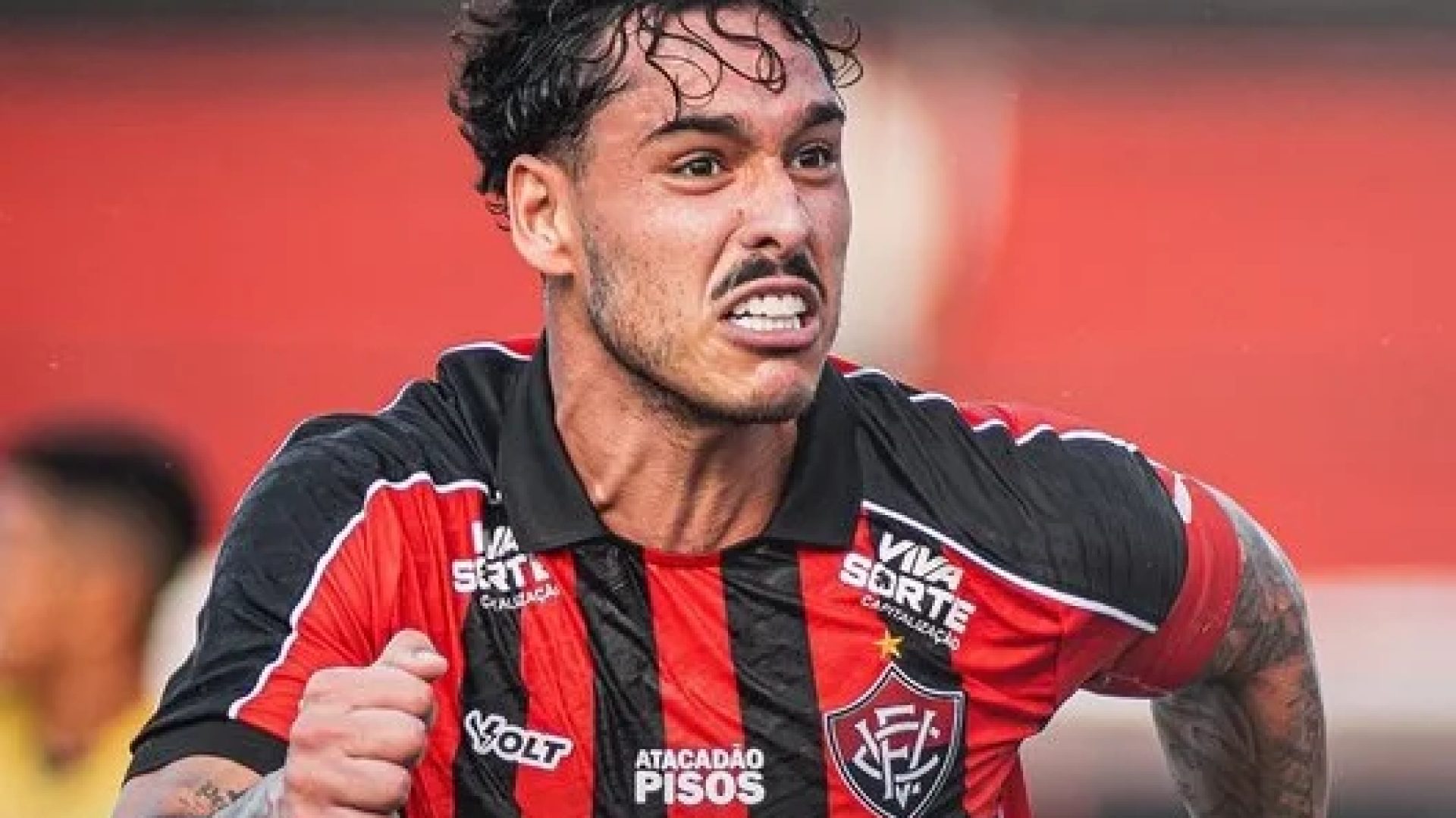 Vitória bate Mirassol no Barradão