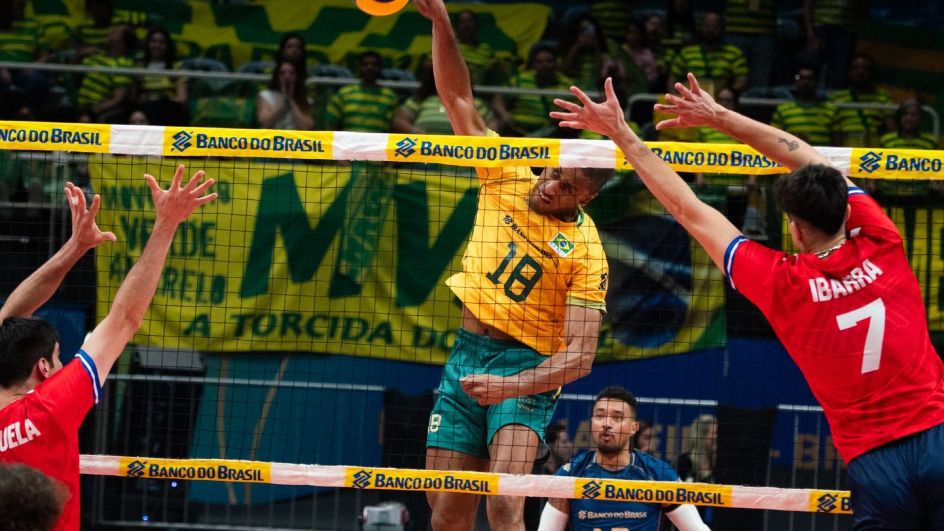 Brasil vence Chile na estreia pelo Sul-Americano de vôlei masculino