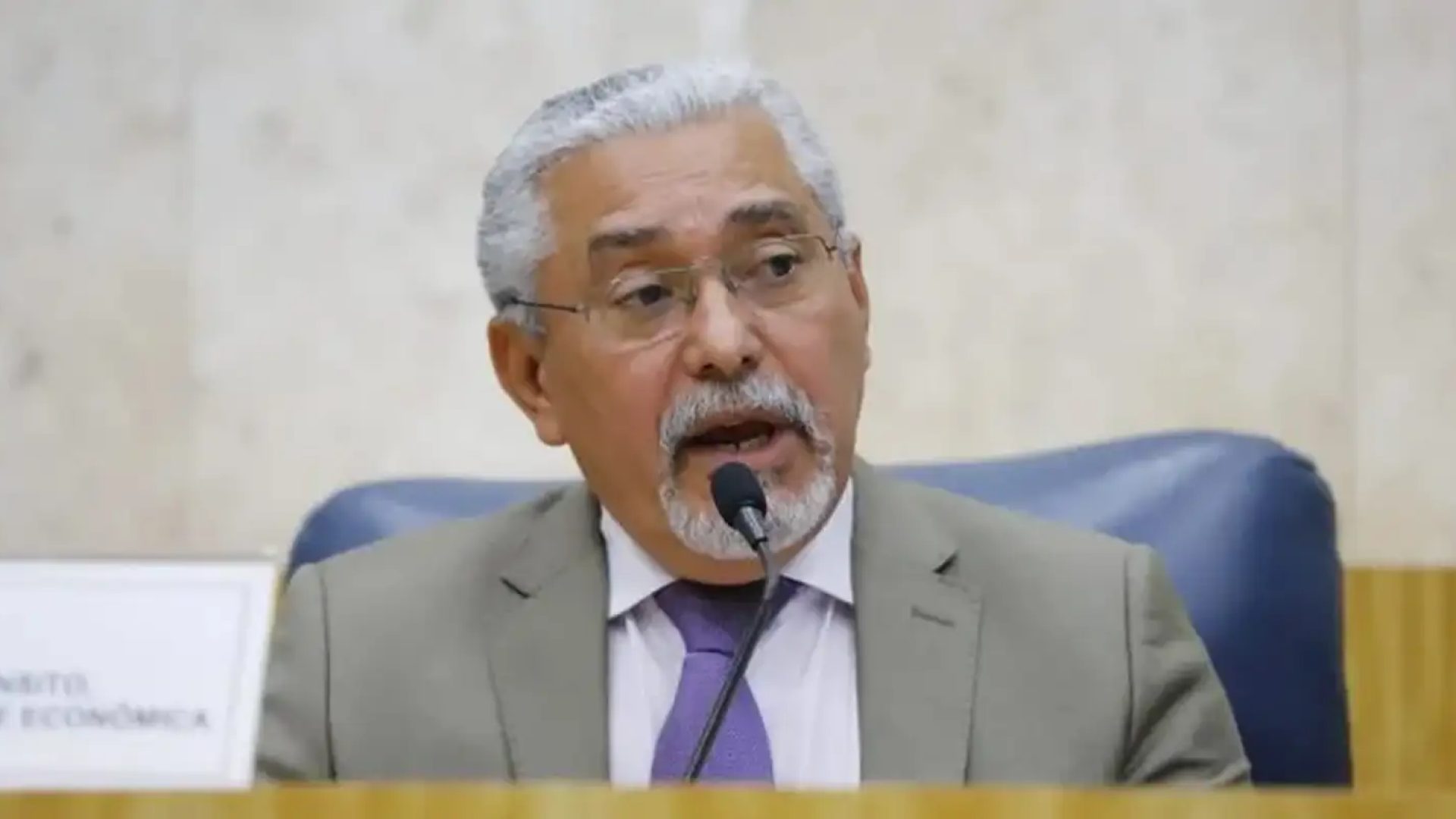 Vereador Senival Moura pede afastamento do PT
