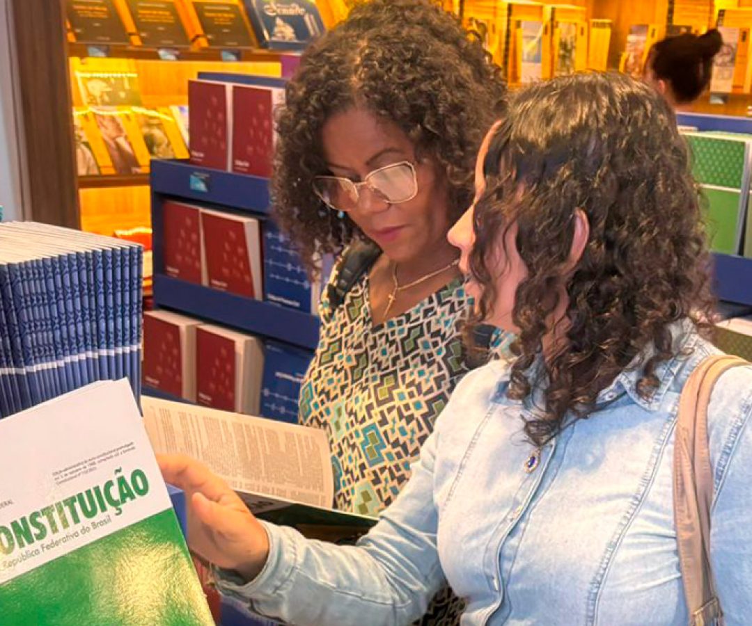Livraria do Senado vende mais de 20 mil livros na Bienal de São Paulo — Senado Notícias