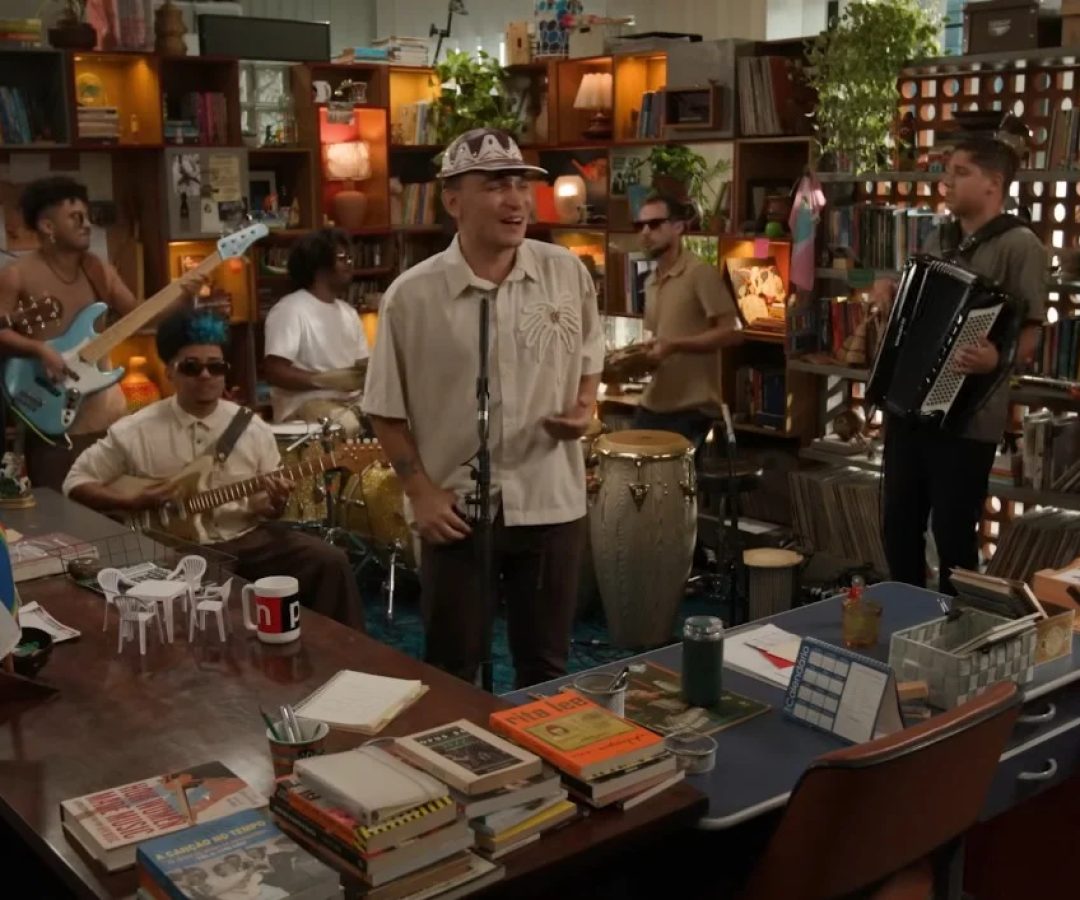 Tiny Desk Brasil estreou nesta semana no país com João Gomes