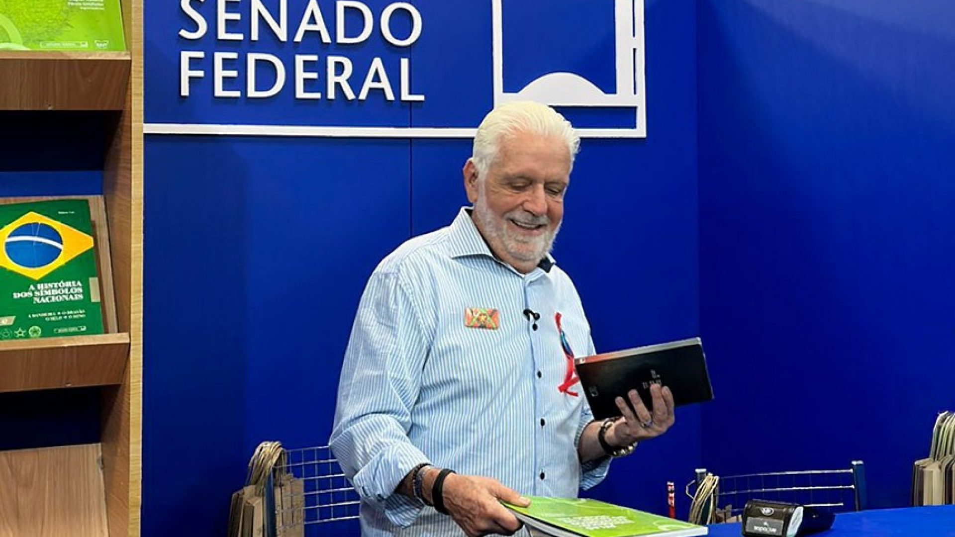 Livraria do Senado vende quase 10 mil livros na Bienal da Bahia — Senado Notícias