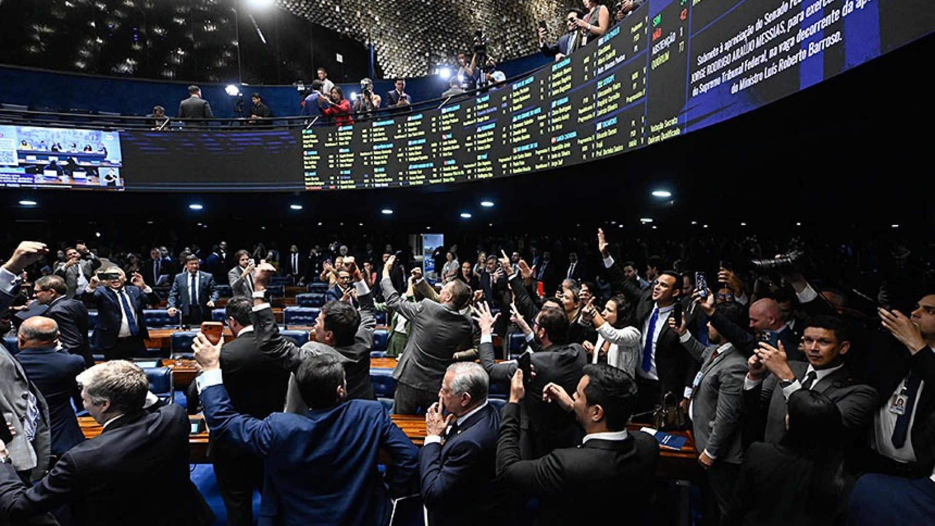 Governo e oposição repercutem rejeição de Messias para o STF — Senado Notícias