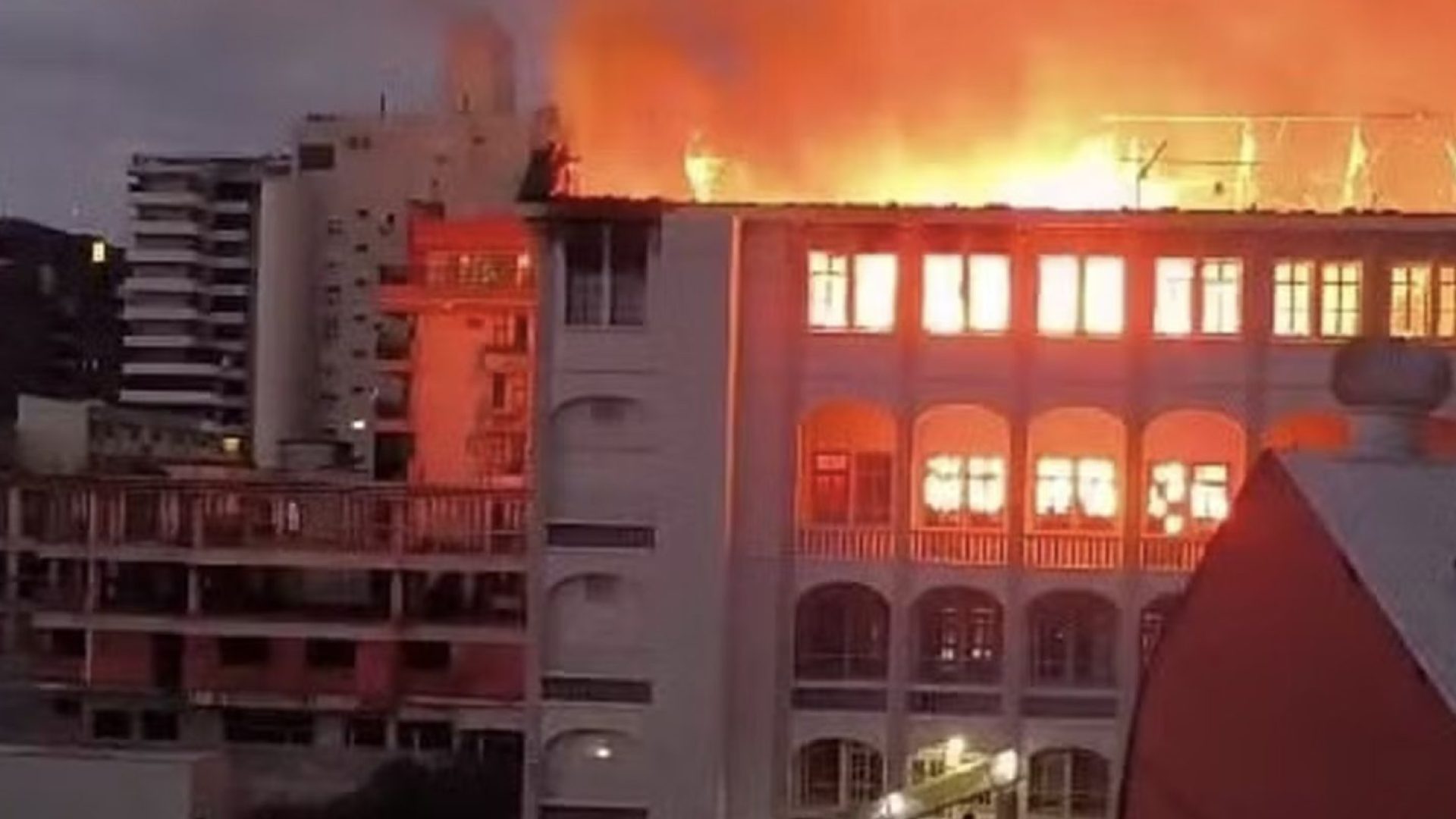 Colégio Marista, em Santa Maria (RS), é atingido por incêndio