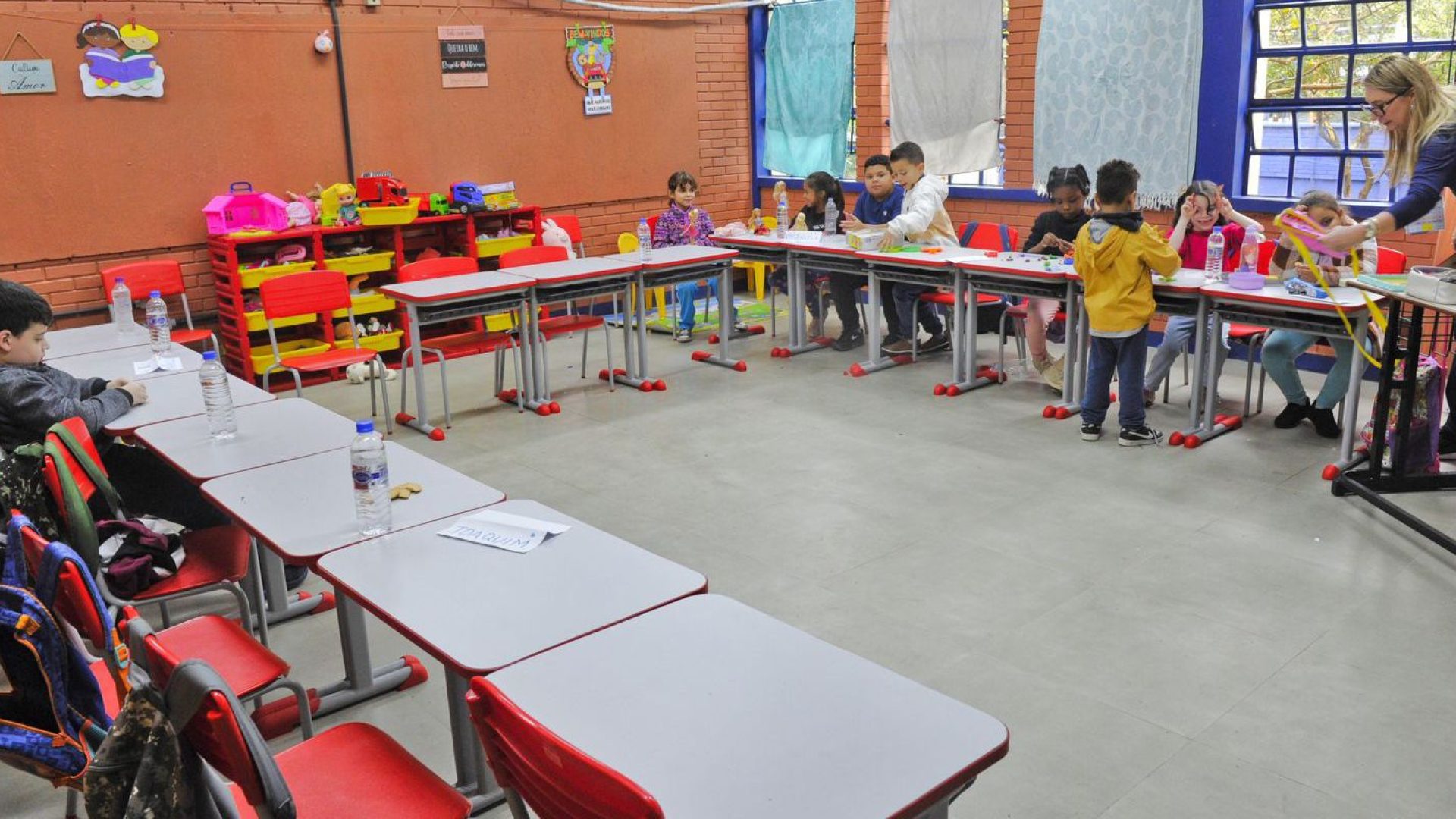 Para especialistas, alfabetização na idade correta é marco para o país