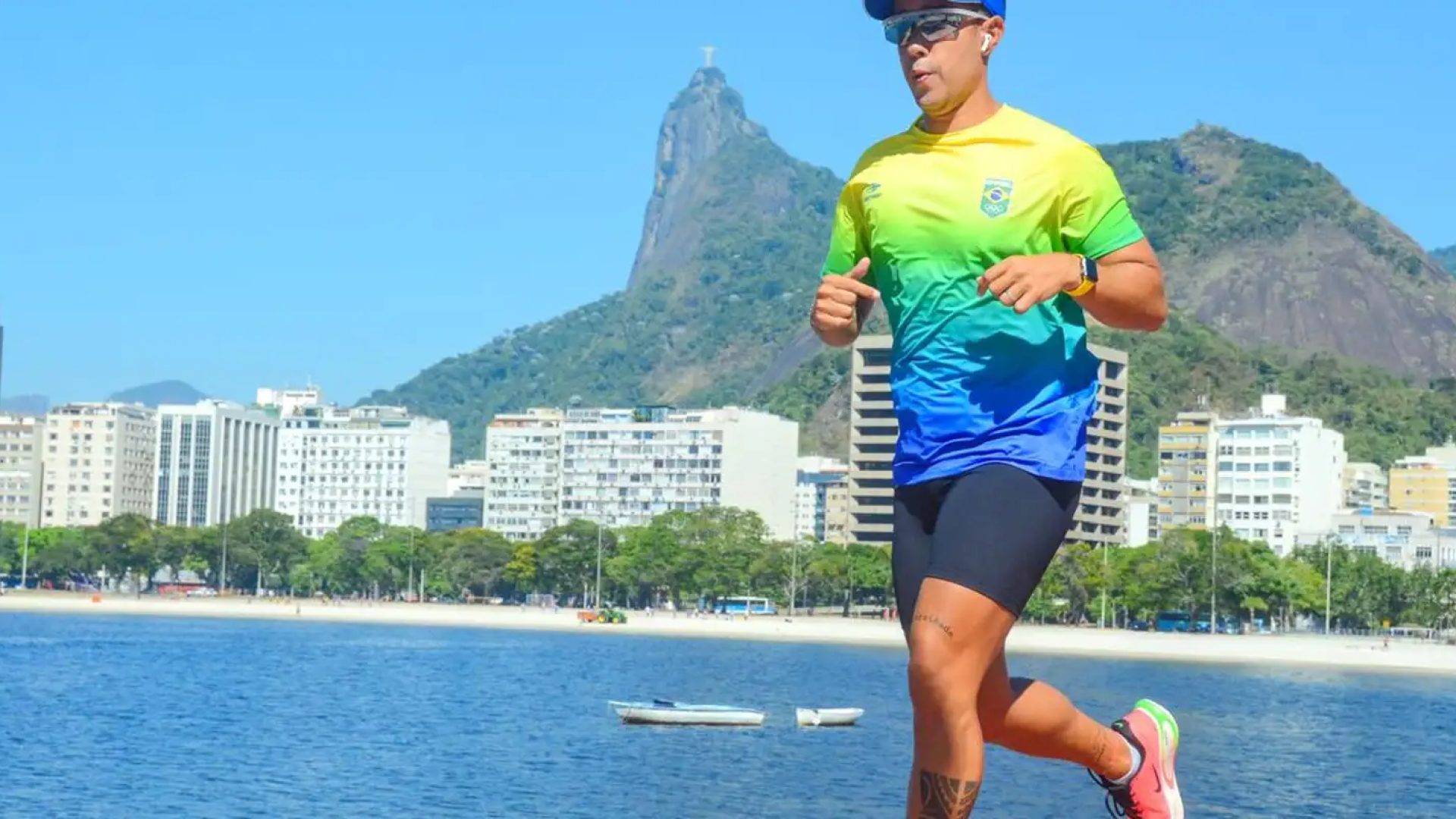 Carioca aproveita prova de rua para visitar o Cristo pela primeira vez