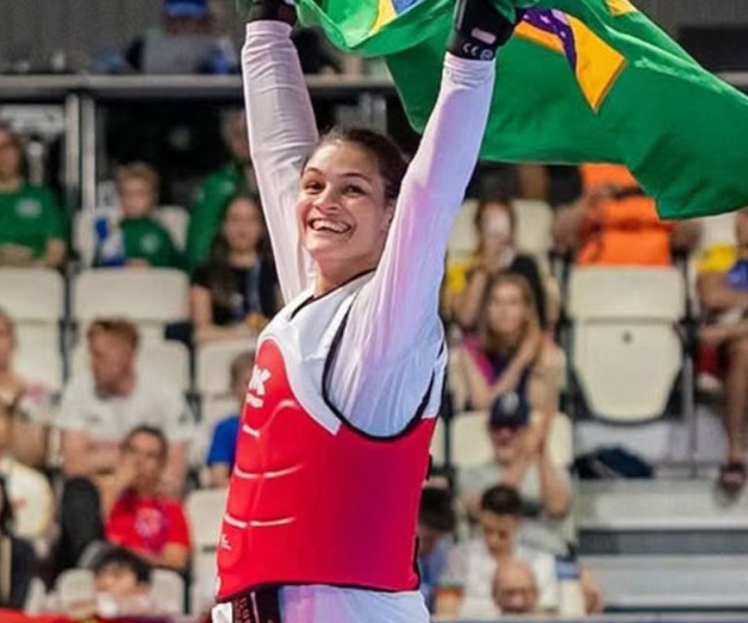 Maria Clara Pacheco é campeã mundial de taekwondo na China