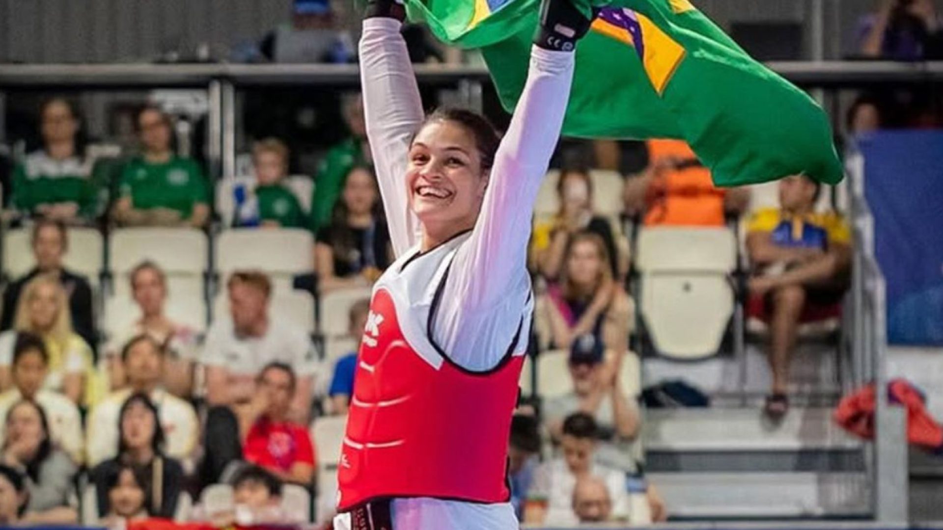 Maria Clara Pacheco é campeã mundial de taekwondo na China