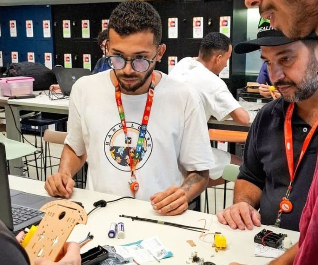 Projeto usa robótica para reintegrar jovens privados de liberdade