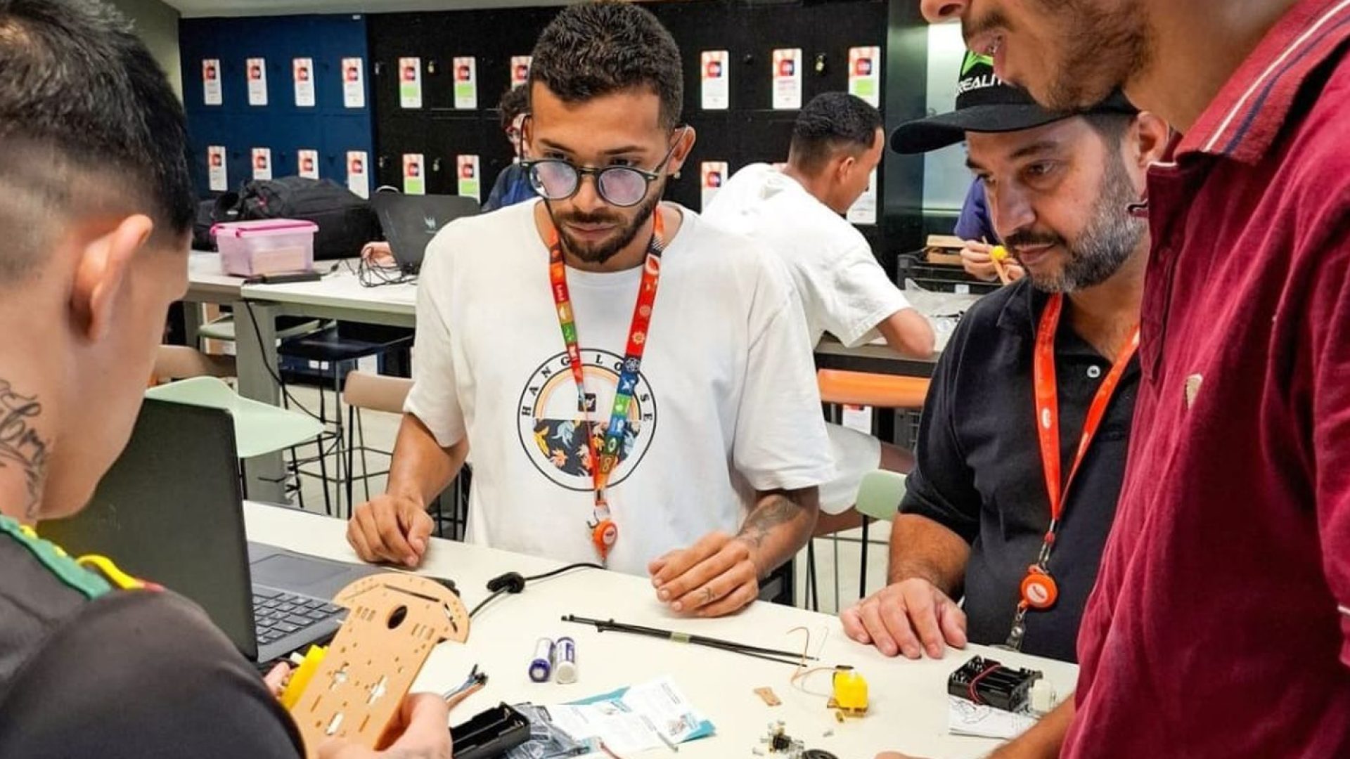 Projeto usa robótica para reintegrar jovens privados de liberdade