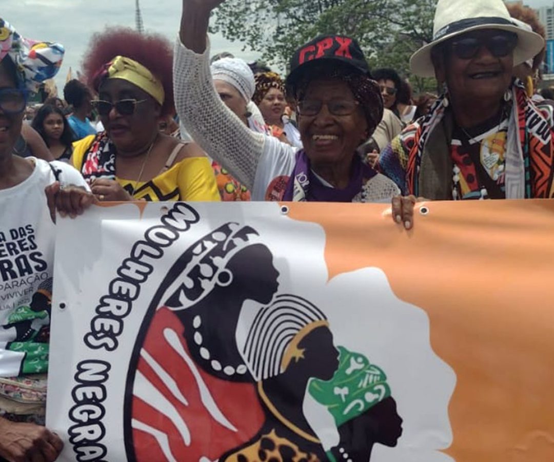 Centenárias em marcha: mulheres negras mostram força do movimento