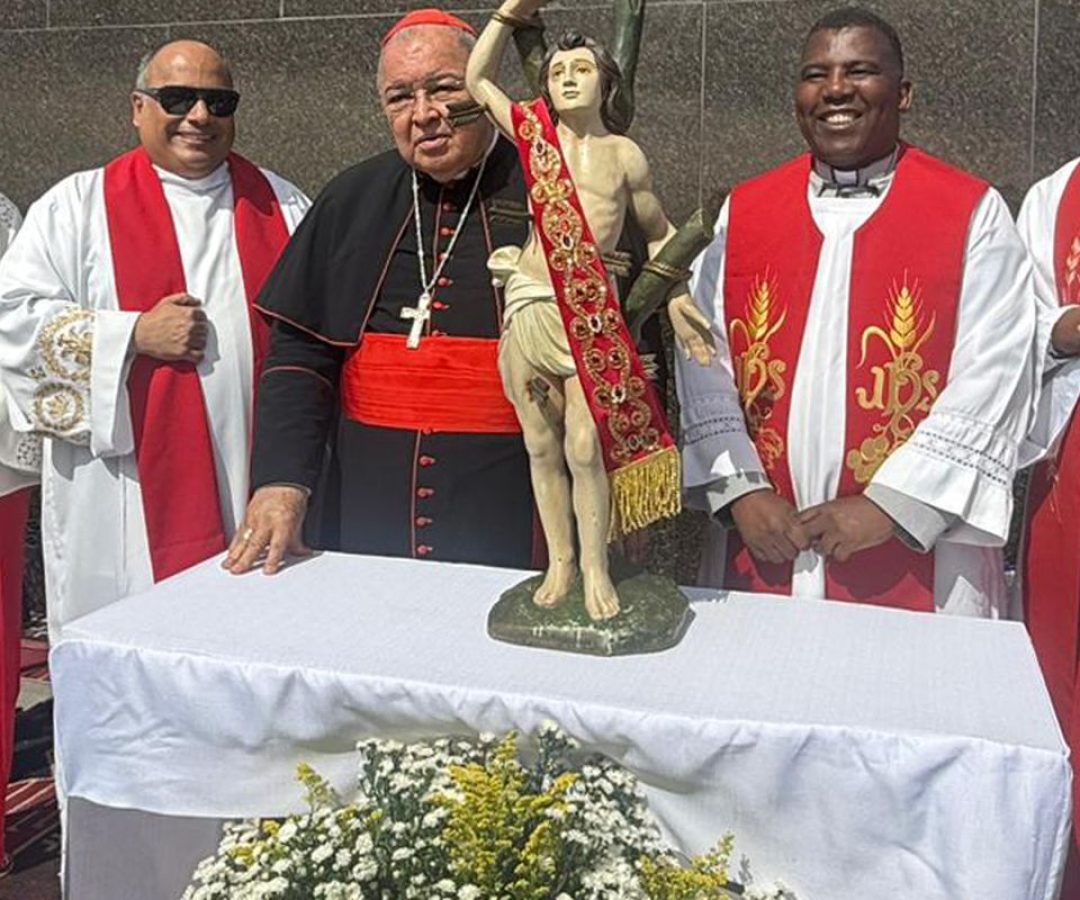 Imagem peregrina do padroeiro do Rio visita o Cristo Redentor