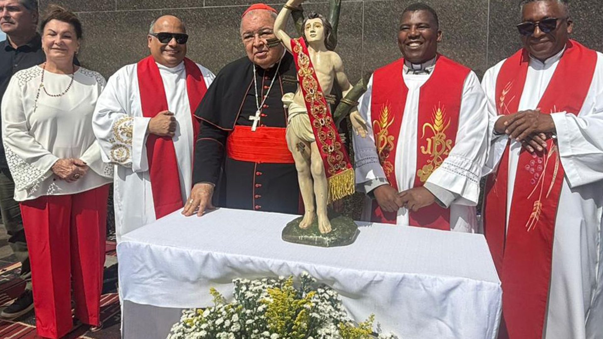 Imagem peregrina do padroeiro do Rio visita o Cristo Redentor