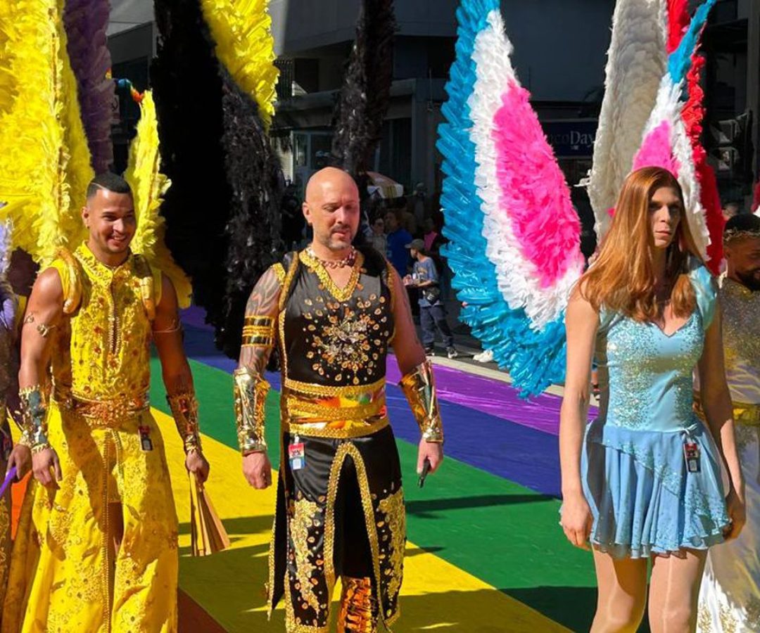 Parada do Orgulho LGBT+ leva cores e vibração à Avenida Paulista