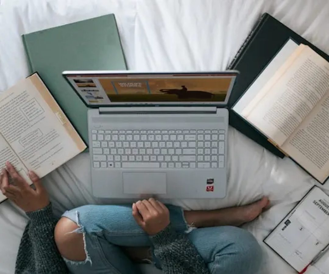 Curso gratuito online de Gêneros Textuais Acadêmicos recebe inscrições e oferece certificado