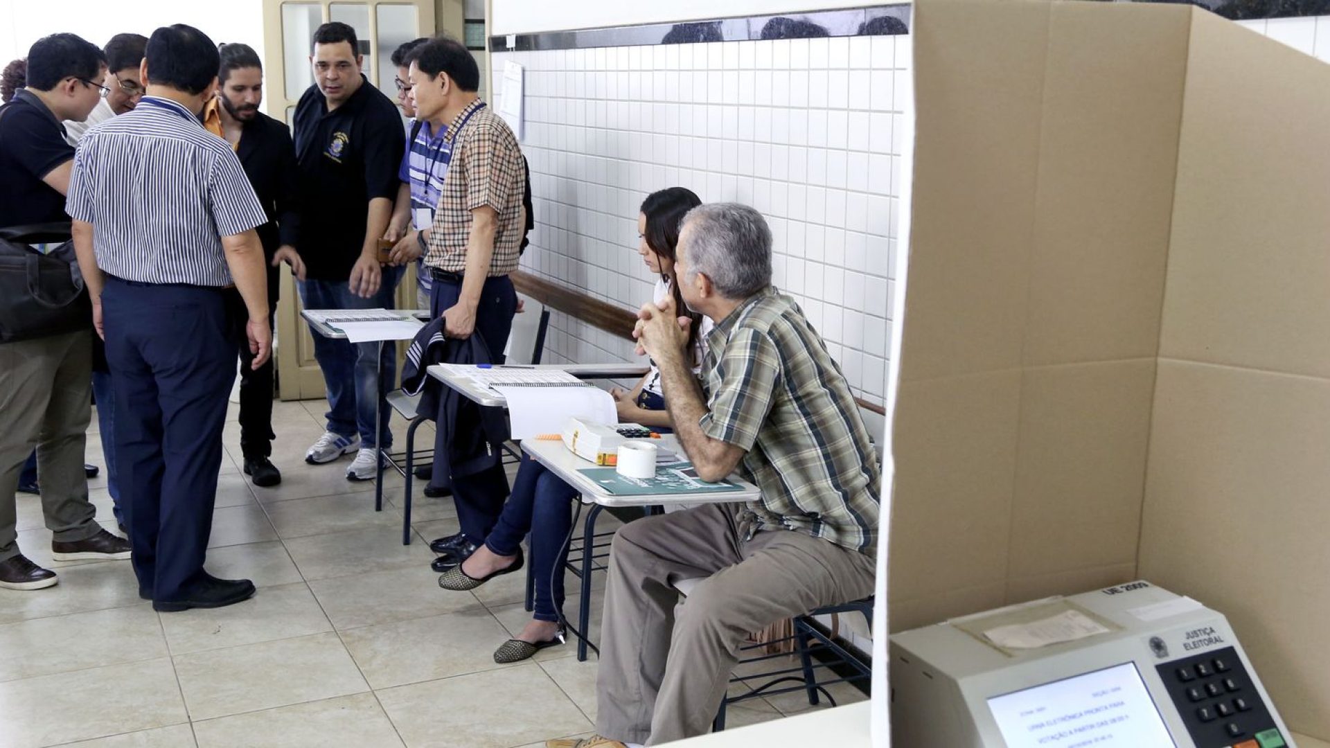 Justiça Eleitoral começa a convocar mesários para eleições de outubro